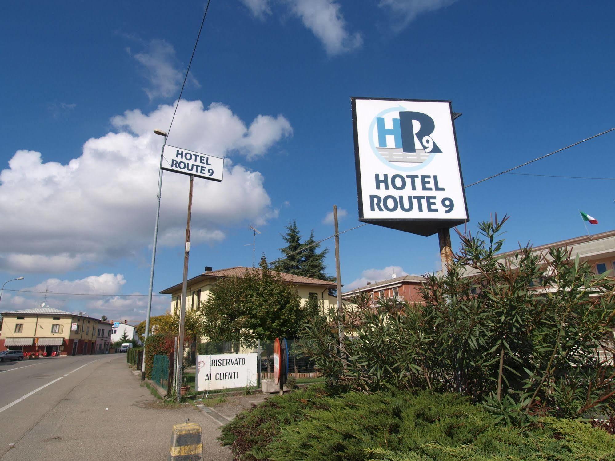 Hotel Route 9 Cadeo Exterior foto